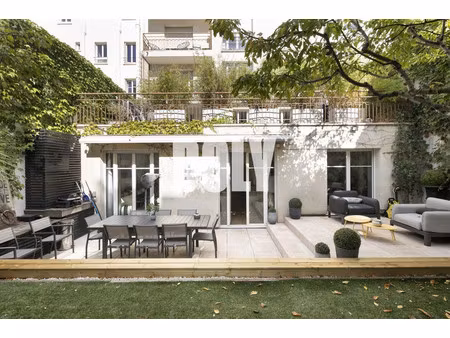 duplex de luxe à vendre dans le quartier hôtel de ville-planchette