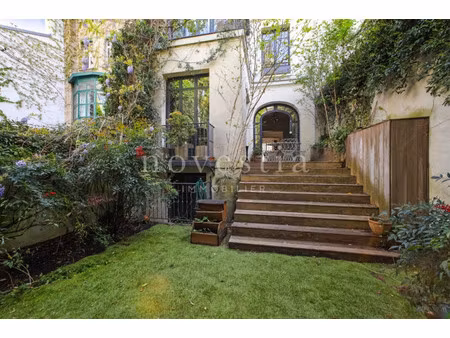 hôtel particulier à vendre dans le quartier pereire-malesherbes