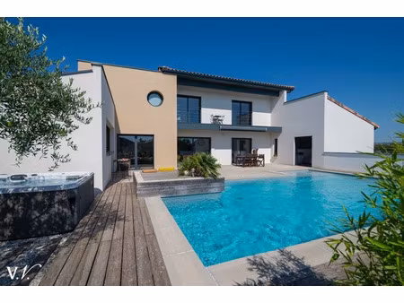 maison de luxe à vendre à saubens