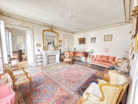 appartement de luxe à vendre dans le quartier chateau d'eau-lancry