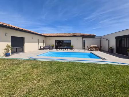 villa avec piscine