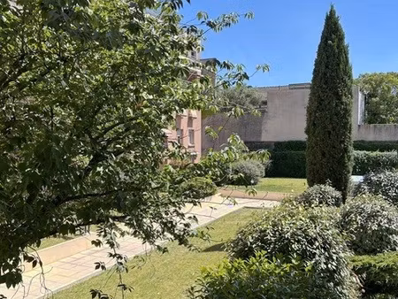 bas côte pavée - halle aux grains - appartement t5 avec terr