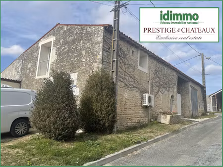 vente commerce 200 m² néré (17510)