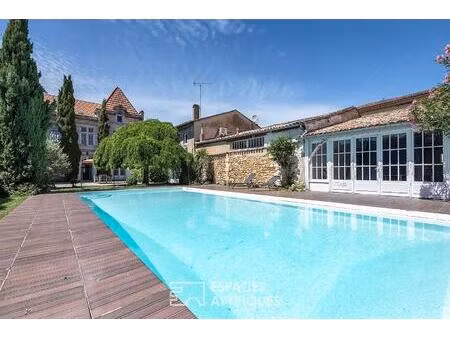 demeure bourgeoise au coeur de bergerac avec dépendances