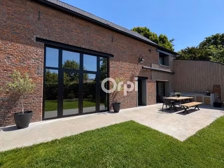 magnifique grange en semi plain-pied avec hangar de 280 m2