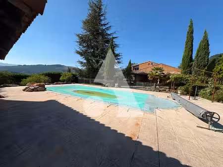 maison à vendre à saint-étienne-de-boulogne -entre aubenas et privas  dans un environnemen