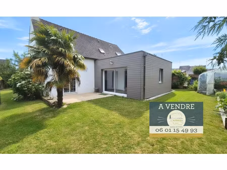 maison rénovée de 9 pièces principales de 130 m2 sur un terr