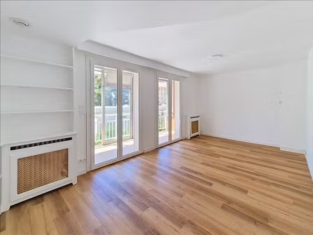 appartement - 2ème étage - 78 34 m2 - 4 pièces - non meublé