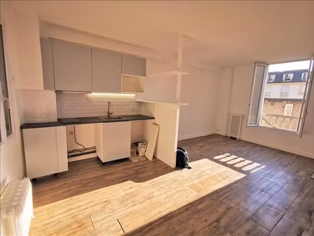 appartement - 4ème étage - 26 95 m2 - 1 pièce - vide