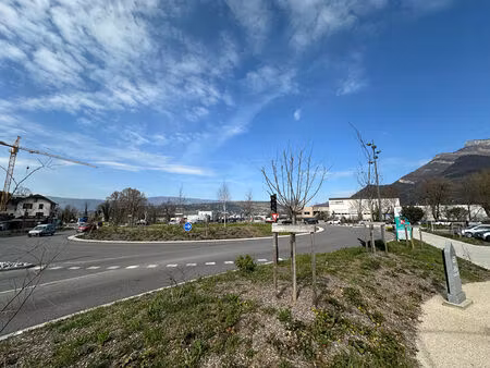 batiment commercial avec t-b-emplacement commercial chambery sud