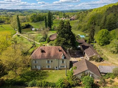 secteur cazals  au calme  magnifique propriété de caractère avec gîte  piscine  étang et d