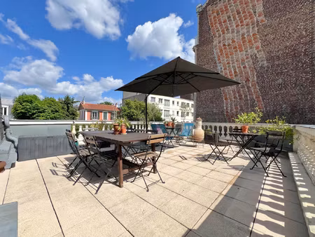 hôtel particulier 4 pièces avec terrasse.