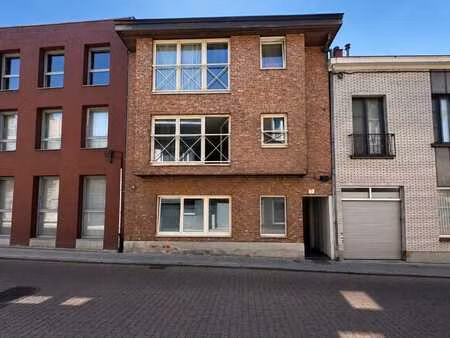 opbrengsteigendom met 4 appartementen