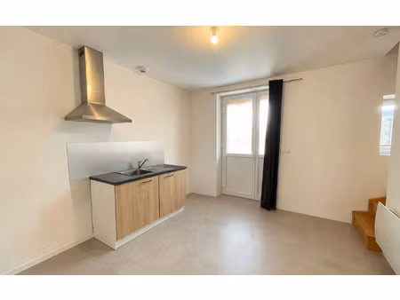 location appartement  m² t-3 à decazeville  485 €
