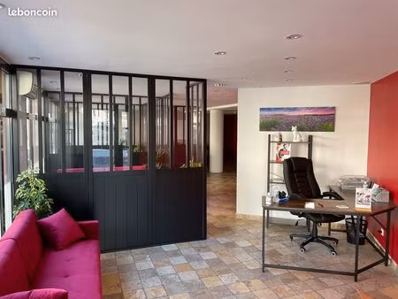 local commercial refait à neuf – ultra lumineux – draguignan