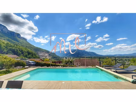 villa de luxe à vendre à la buisse