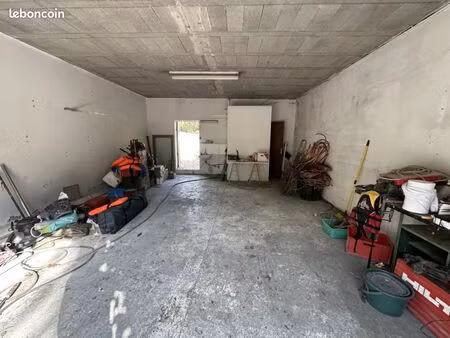 commerce 42 m²