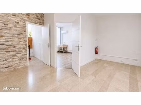 garage 70 m² frejus