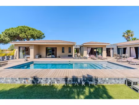 villa de luxe à vendre dans le quartier le grau d'agde