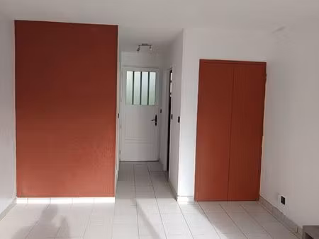 studio 25m2 avec balcon et place de parking