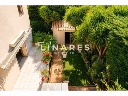 maison de luxe à vendre dans le quartier saint giniez