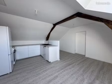 t3 rénové de 55 m² - centre-ville de château-gontier
