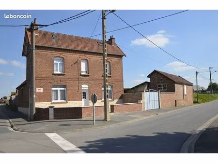 maison de village avec hangar et grand terrain – arleux centre