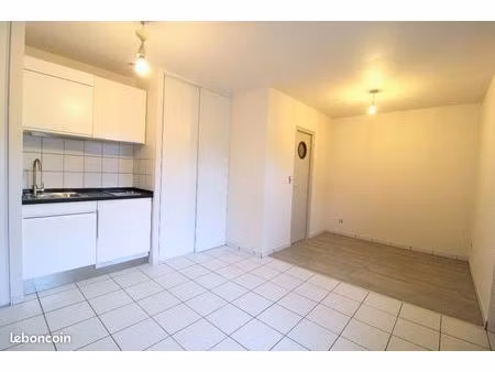 studio 1 pièce 22 m²