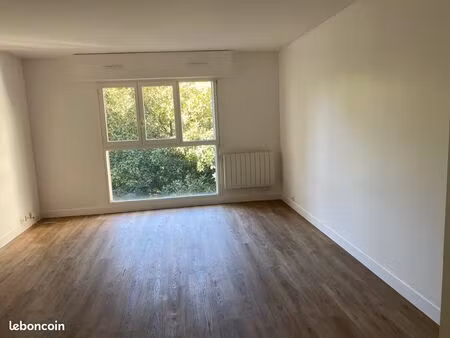 beau studio 30 m2 à louer maisons-alfort centre
