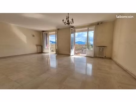location grand appartement 38100