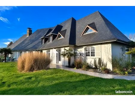 propriété 6 pièces 318 m²