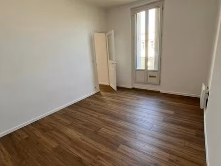 t2 rénové 44 m² – lumineux – climatisation – avenue de la capelette