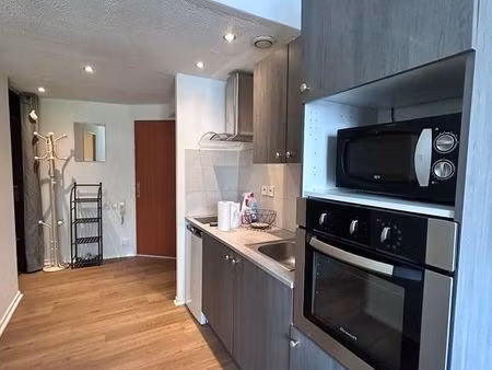 studio 1 pièce 27 m²