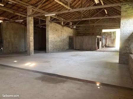 location hangar