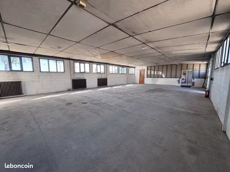 local commercial / d'activité – 300 m² – saint-sulpice-la-pointe