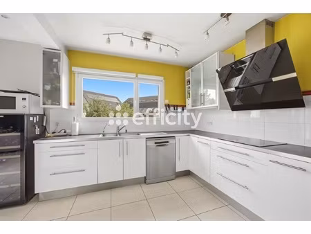 maison 6 pièces - 193 m²