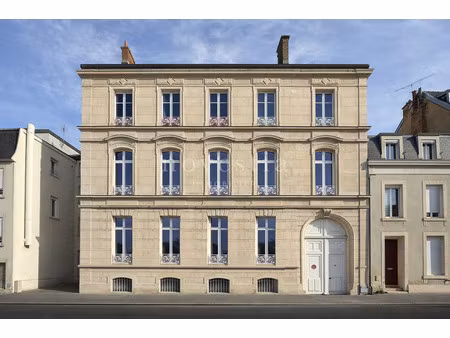 hôtel particulier à vendre dans le quartier barbâtre-saint remy-verrerie