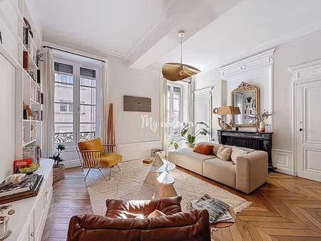 appartement de luxe à vendre dans le quartier cordeliers-célestins-bourse