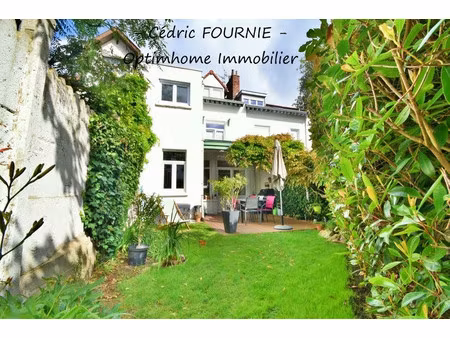 maison contemporaine à vendre dans le quartier mairie