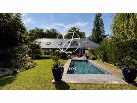 maison de luxe à vendre dans le quartier mairie