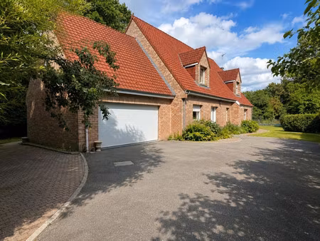 maison de luxe à vendre dans le quartier résidence-poste-annappes