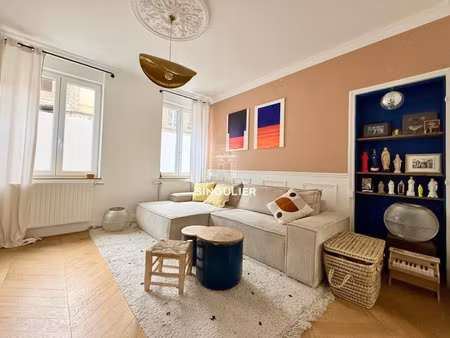 maison de luxe à vendre dans le quartier saint maurice-pellevoisin