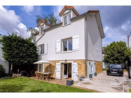 maison de luxe à vendre dans le quartier cote saint louis