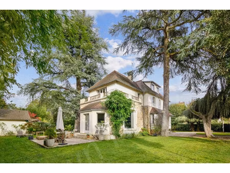 maison de luxe à vendre à vaucresson