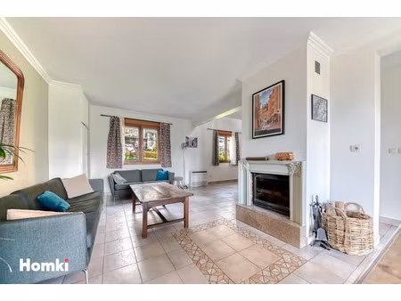 maison de luxe à vendre dans le quartier crepieux