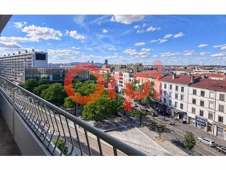 location appartement  54.99 m² t-3 à lyon 8  1 150 €