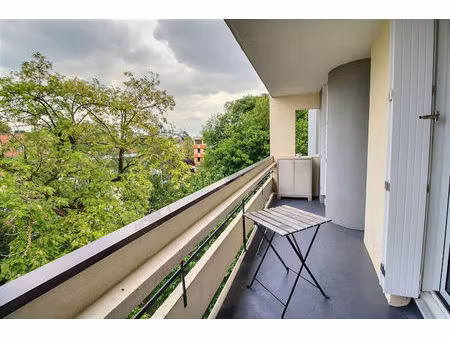superbe appartement 4 pièces 69.43 m² au dernier étage avec vue sur jardins à massy centre