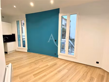 location appartement 1 pièce 26 m² à nice (06000)
