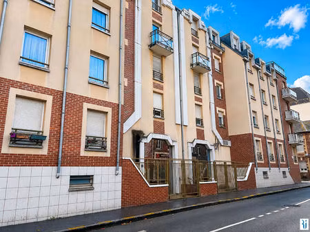 rouen rive gauche ? lumineux f3 avec balcon  parking et cave