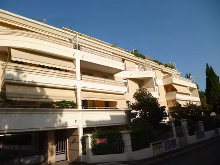 location appartement 3 pièces 67 m² à vallauris (06220)  1 110 €